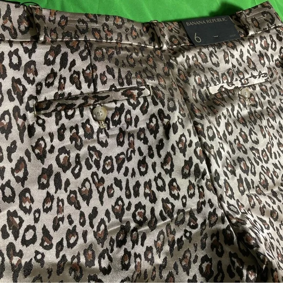 Banana Republic Avery size 6 Leopard / Cheetah Print Pants - Picture 2 of 7